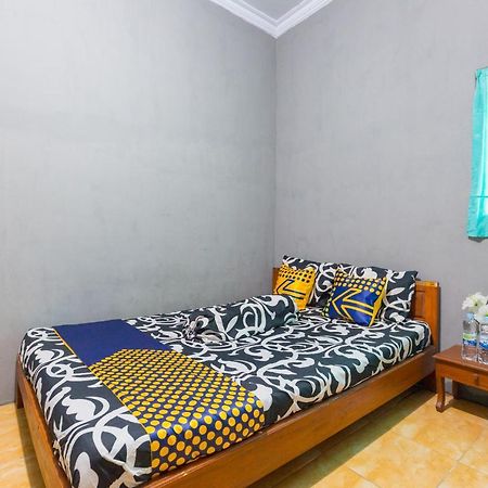 Spot On 1746 Putri Kuning Residence Banyuwangi  Exterior foto