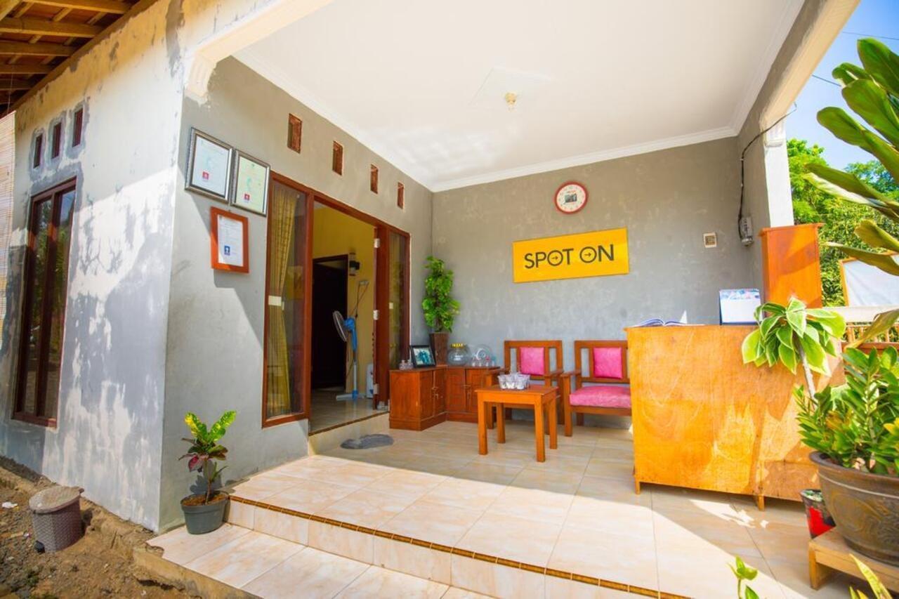 Spot On 1746 Putri Kuning Residence Banyuwangi  Exterior foto