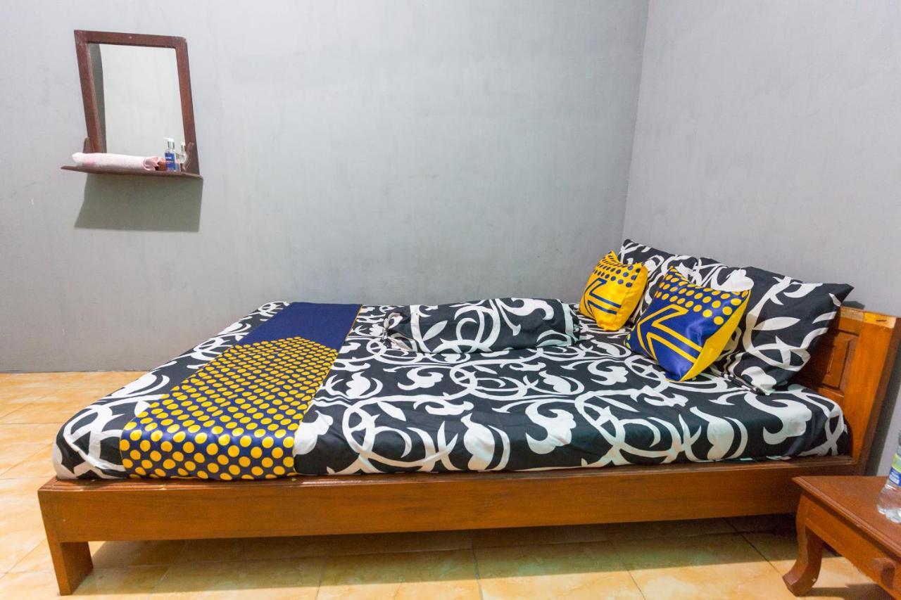 Spot On 1746 Putri Kuning Residence Banyuwangi  Exterior foto