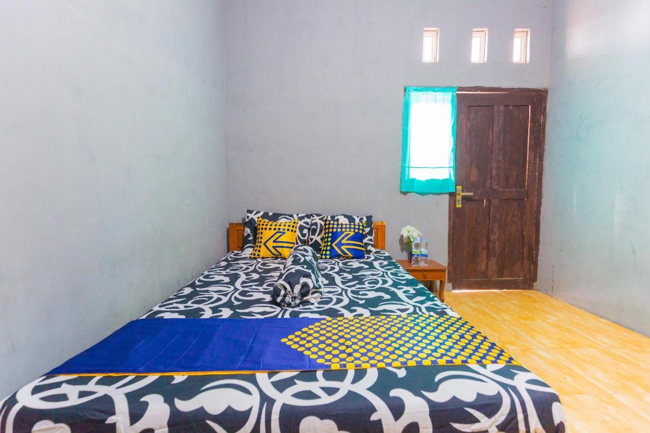 Spot On 1746 Putri Kuning Residence Banyuwangi  Exterior foto
