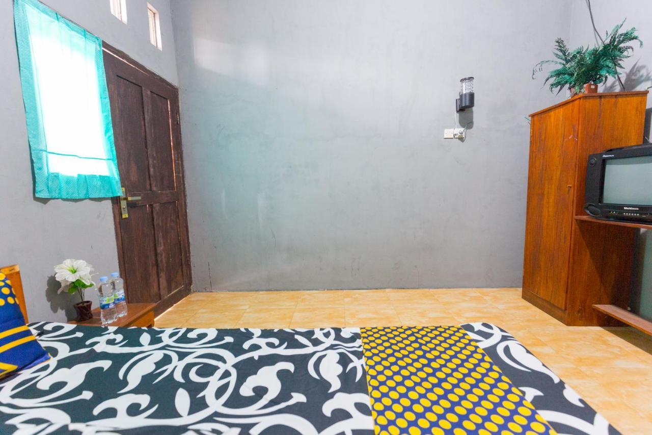 Spot On 1746 Putri Kuning Residence Banyuwangi  Exterior foto